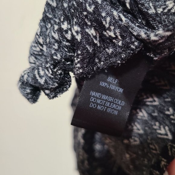 Lulus Creative Approach Sleeveless Layered Romper Elastic Waist Size M B… - Picture 7 of 9